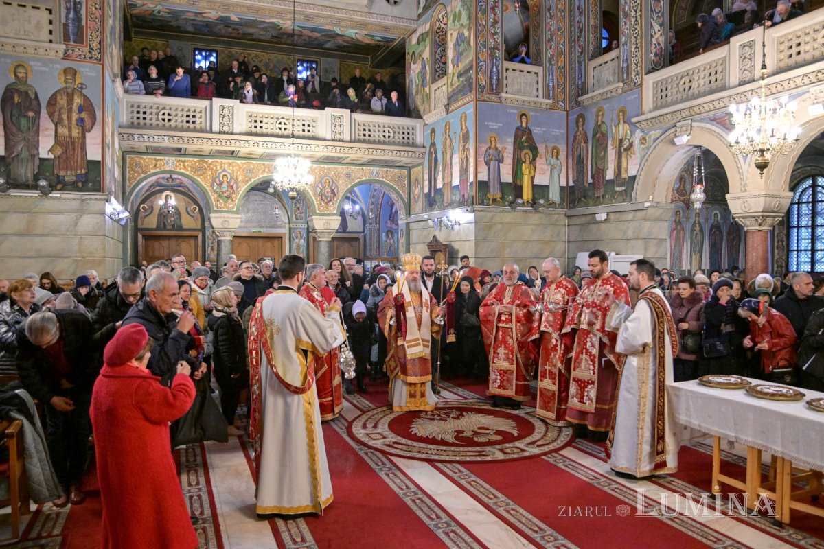 Prăznuire luminoasă la Biserica „Sfântul Elefterie”-Nou din București 350696