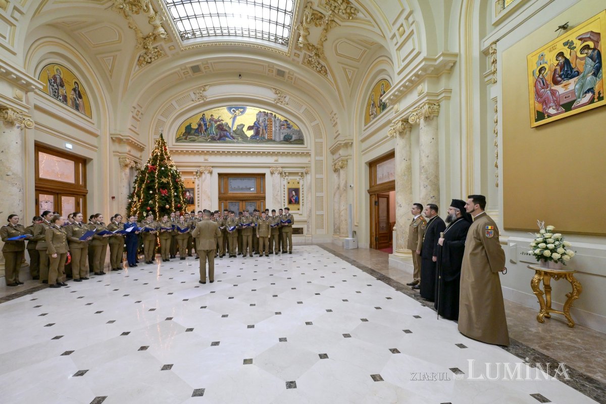Corul Academiei Forțelor Terestre „Nicolae Bălcescu” din Sibiu la Palatul Patriarhiei  350896