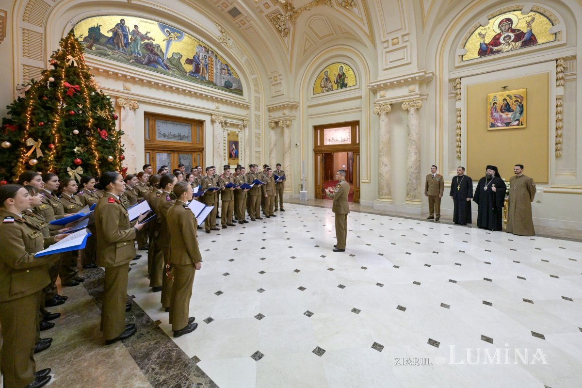 Corul Academiei Forțelor Terestre „Nicolae Bălcescu” din Sibiu la Palatul Patriarhiei  350899