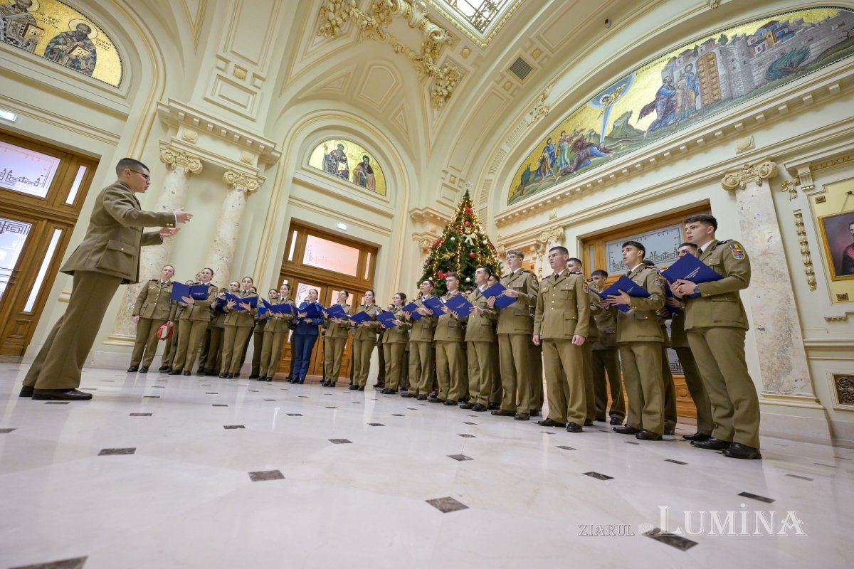 Corul Academiei Forțelor Terestre „Nicolae Bălcescu” din Sibiu la Palatul Patriarhiei  350905