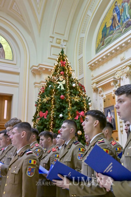 Corul Academiei Forțelor Terestre „Nicolae Bălcescu” din Sibiu la Palatul Patriarhiei  350906
