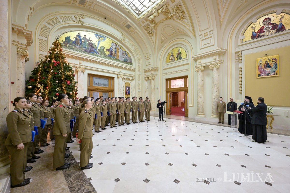 Corul Academiei Forțelor Terestre „Nicolae Bălcescu” din Sibiu la Palatul Patriarhiei  350908
