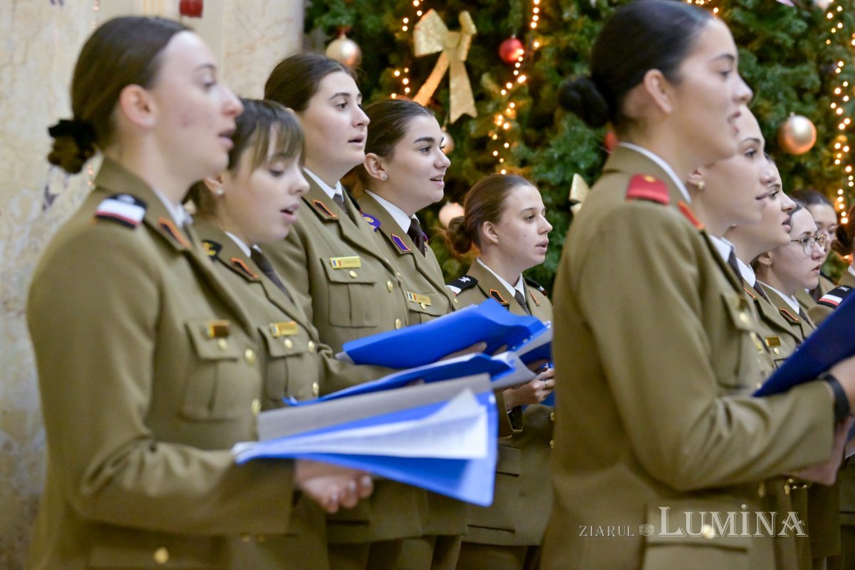 Corul Academiei Forțelor Terestre „Nicolae Bălcescu” din Sibiu la Palatul Patriarhiei  350909