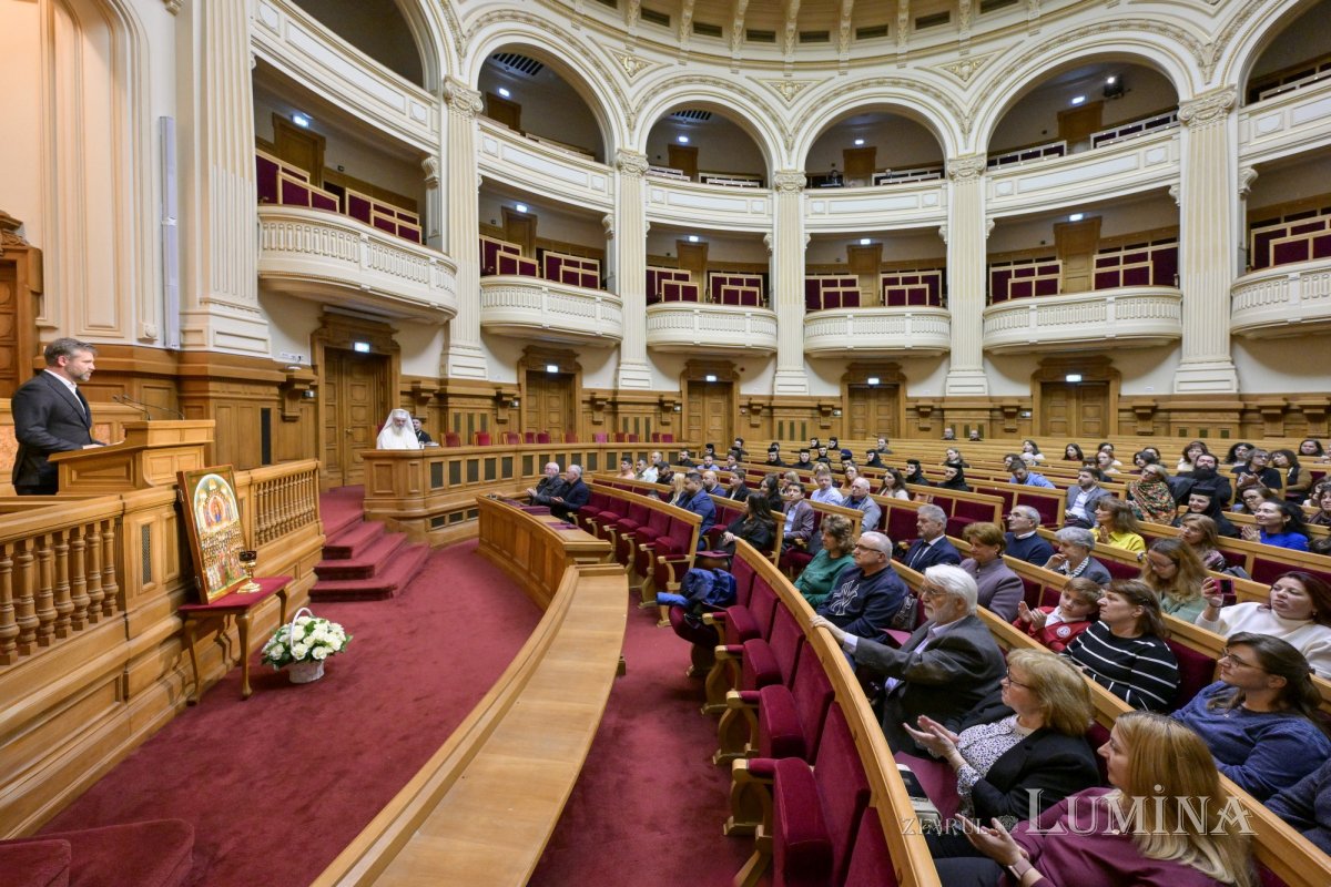 Frumuseţea harică a picturii Catedralei Naţionale 350931