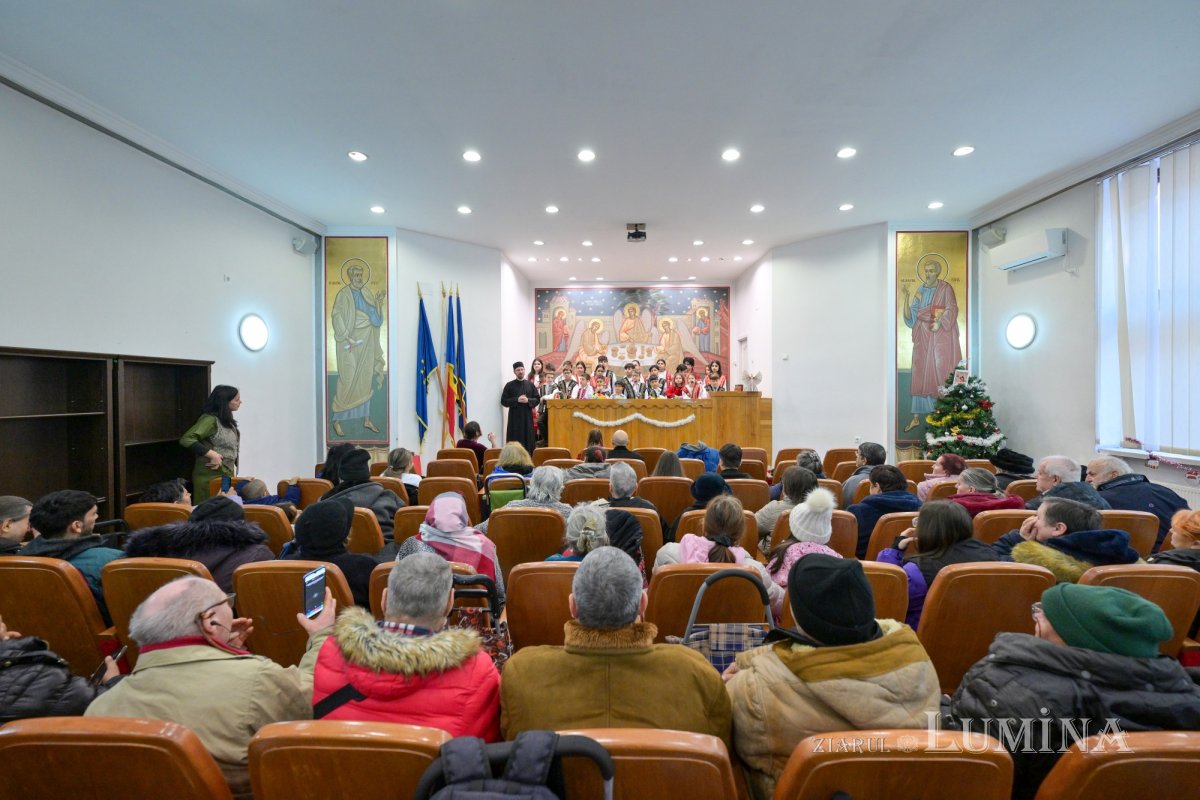 Daruri pentru 200 de familii din partea Protoieriei Sector 3 Capitală  351181