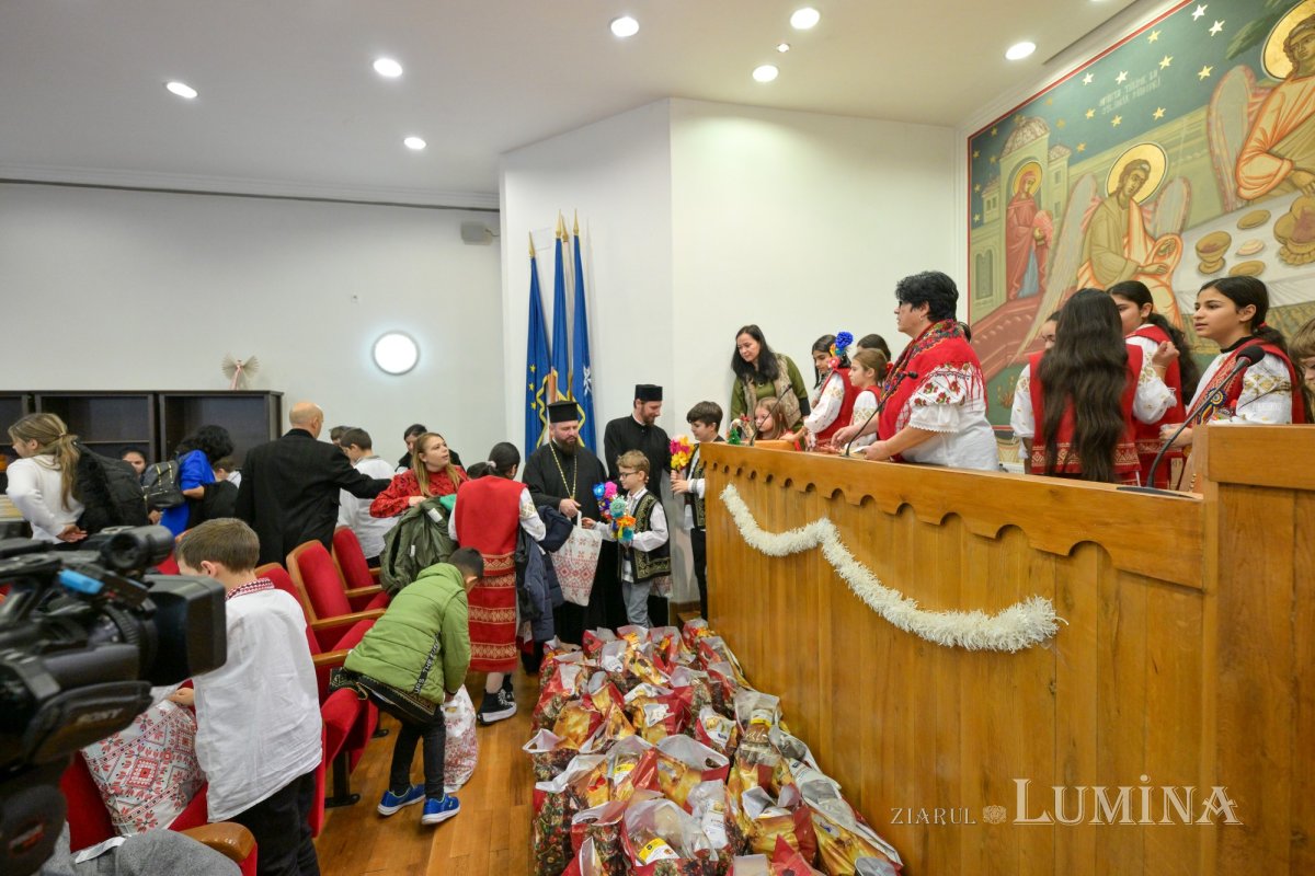 Daruri pentru 200 de familii din partea Protoieriei Sector 3 Capitală  351188