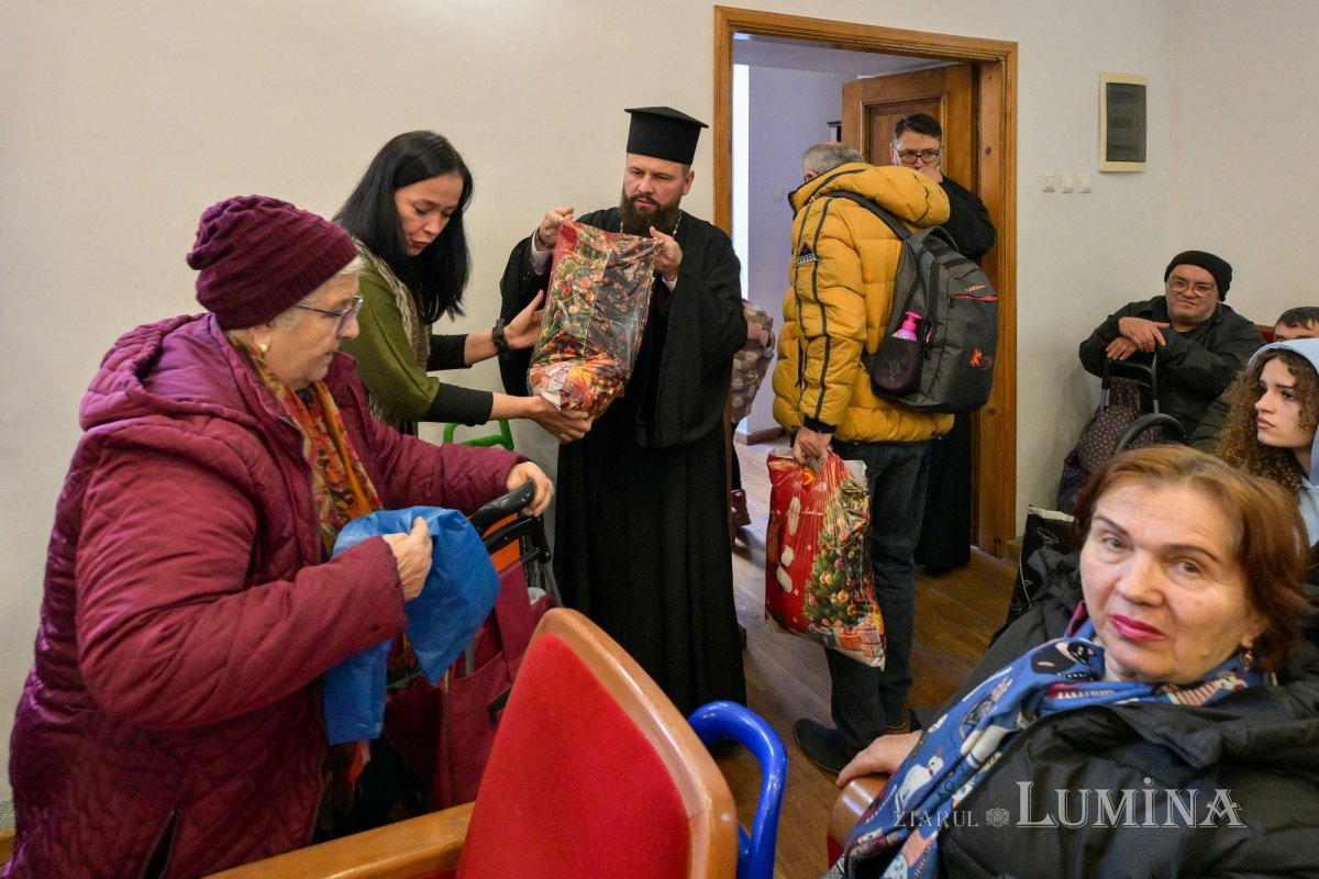 Daruri pentru 200 de familii din partea Protoieriei Sector 3 Capitală  351190