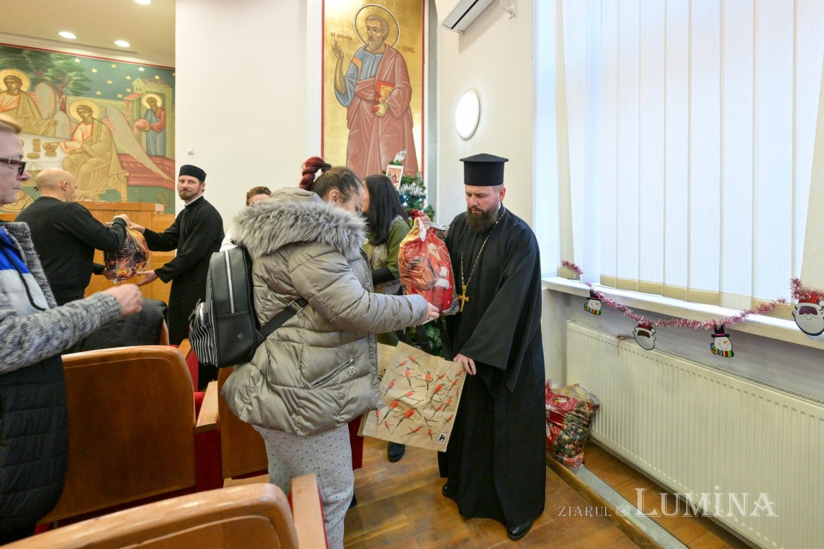 Daruri pentru 200 de familii din partea Protoieriei Sector 3 Capitală  351194