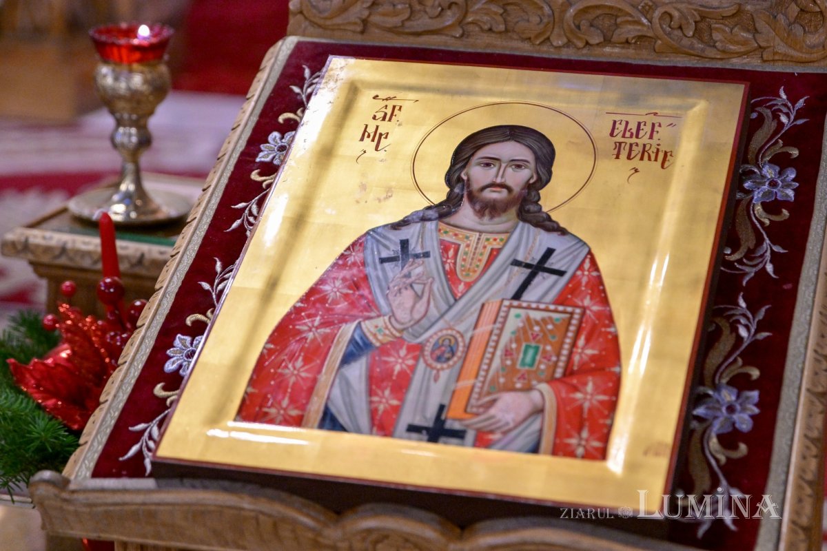 Un tânăr ierarh mărturisitor 351173