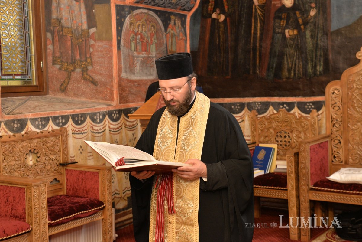 În nașterea după trup a Fiului veșnic începe înfierea prin har a oamenilor 351260