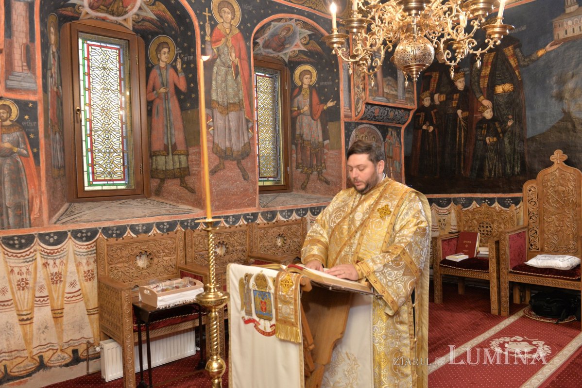 În nașterea după trup a Fiului veșnic începe înfierea prin har a oamenilor 351261