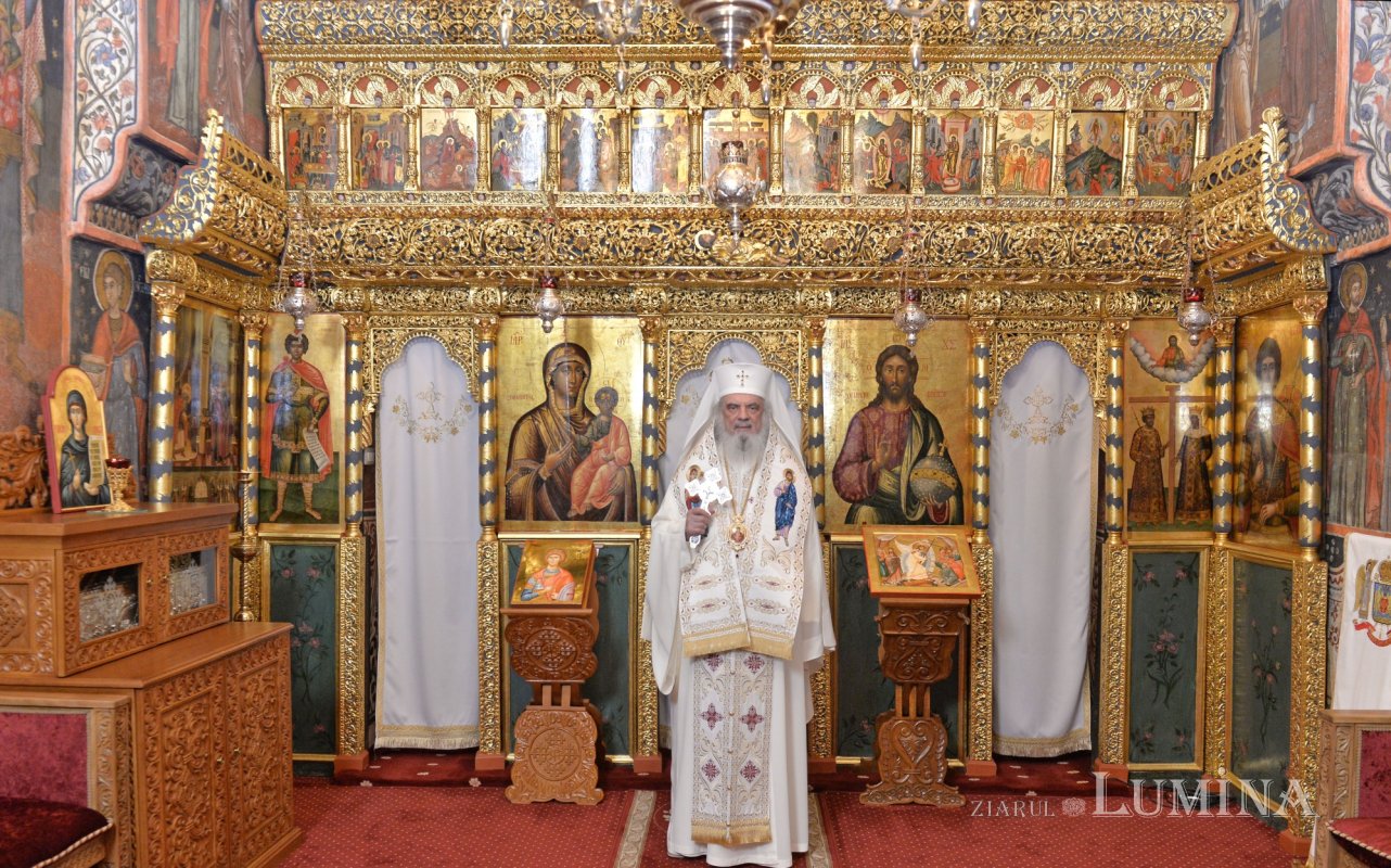 În nașterea după trup a Fiului veșnic începe înfierea prin har a oamenilor 351264