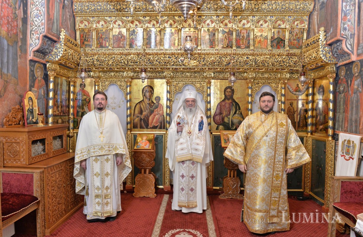 În nașterea după trup a Fiului veșnic începe înfierea prin har a oamenilor 351265