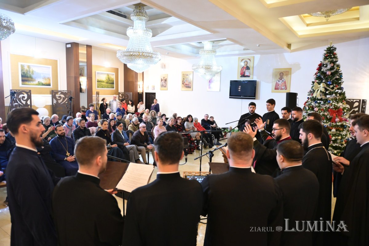 Colinde și daruri la Centrul de îngrijire Luxab 351424