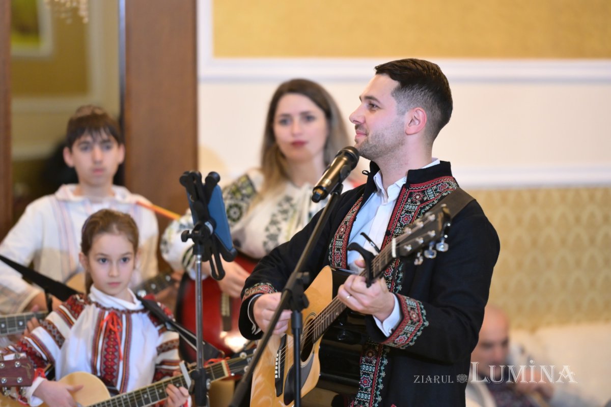 Colinde și daruri la Centrul de îngrijire Luxab 351426