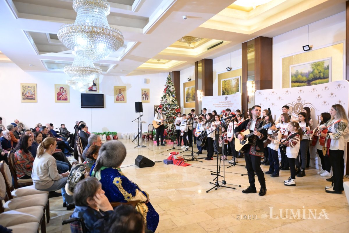 Colinde și daruri la Centrul de îngrijire Luxab 351428