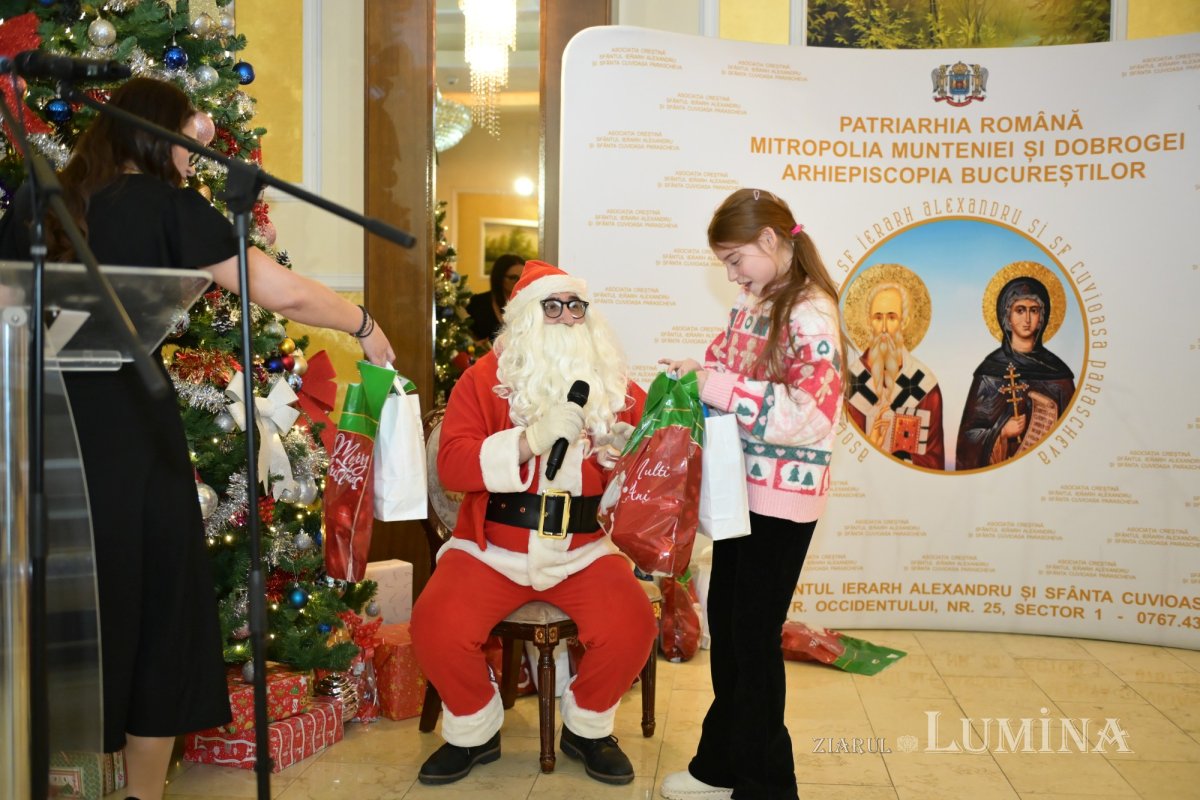 Colinde și daruri la Centrul de îngrijire Luxab 351434