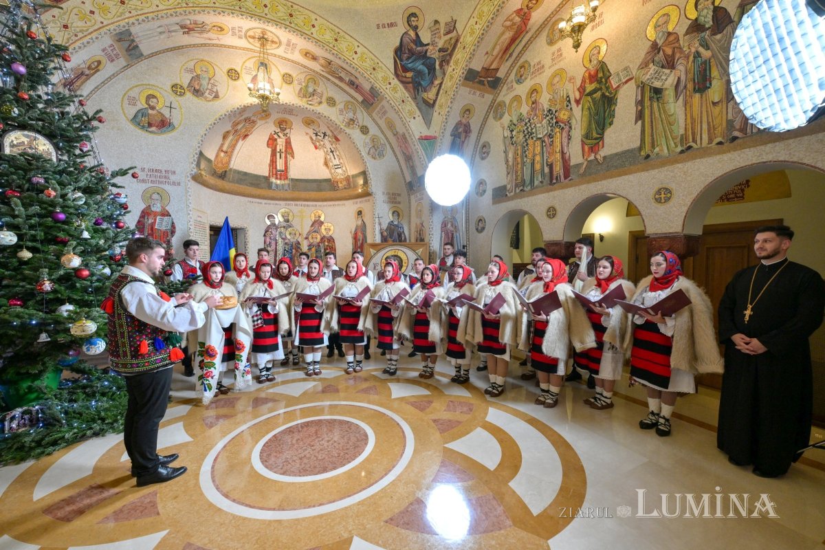 Ultimele grupuri de colindători primiți de Patriarhul României 351524
