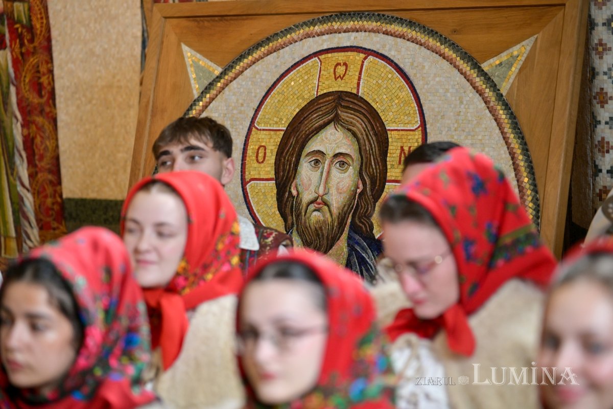 Ultimele grupuri de colindători primiți de Patriarhul României 351527