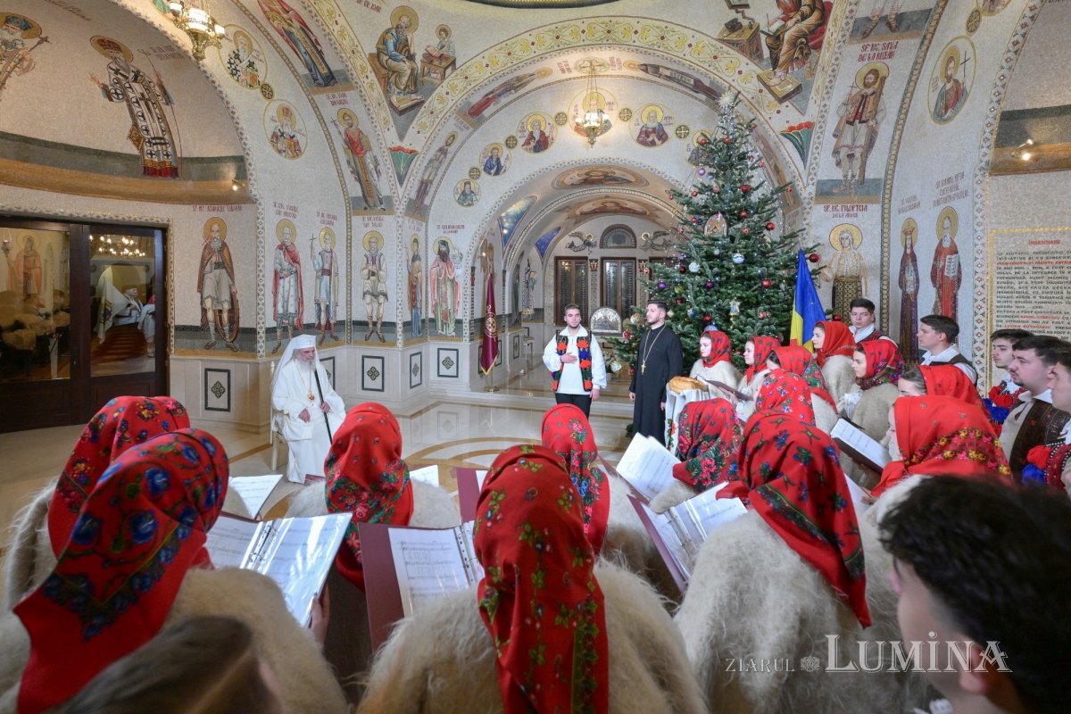 Ultimele grupuri de colindători primiți de Patriarhul României 351529