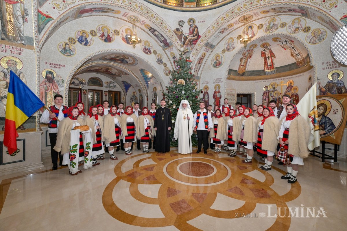 Ultimele grupuri de colindători primiți de Patriarhul României 351531