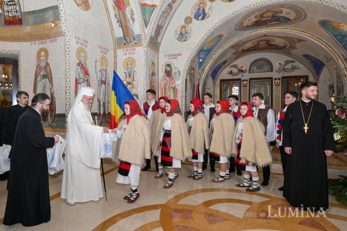Ultimele grupuri de colindători primiți de Patriarhul României 351532