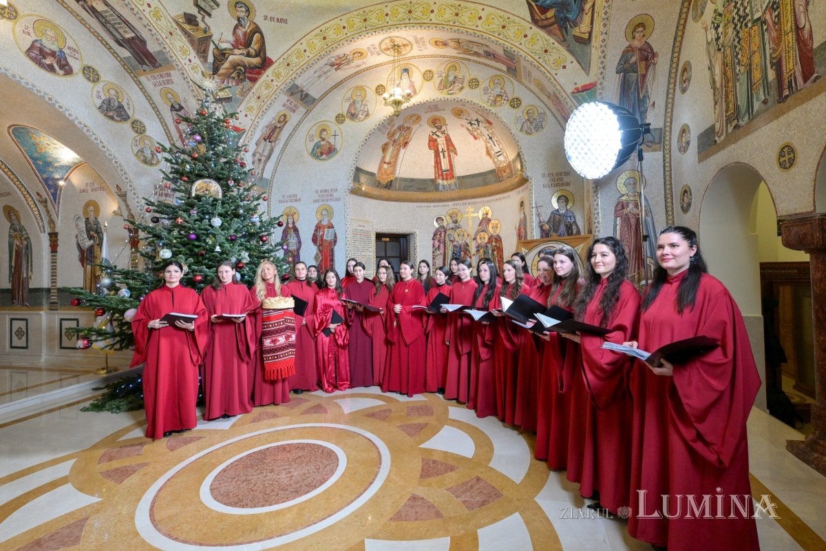 Ultimele grupuri de colindători primiți de Patriarhul României 351544