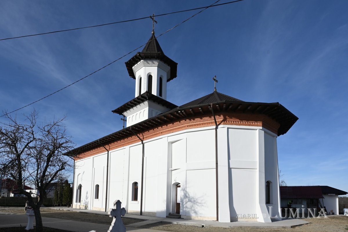 Biserica din Cerbu, renăscută din scrum de Crăciun 351496
