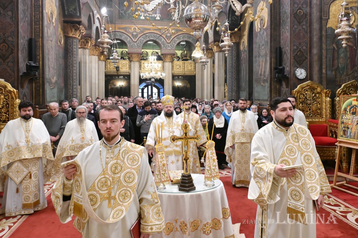 Prima zi a Anului Nou la Catedrala Patriarhală 352082
