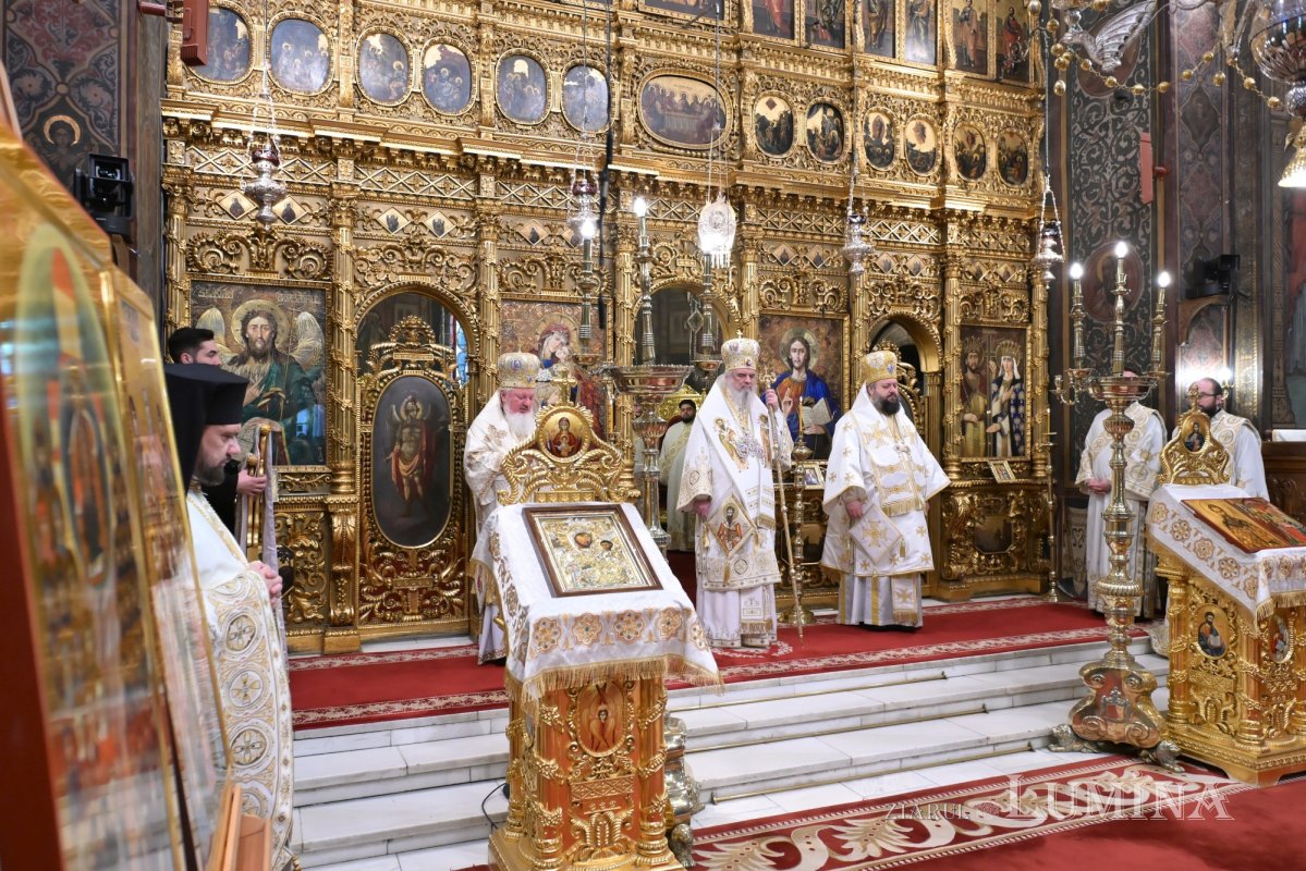 Prima zi a Anului Nou la Catedrala Patriarhală 352090