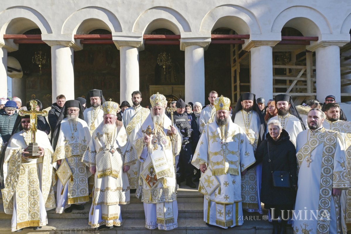 Prima zi a Anului Nou la Catedrala Patriarhală 352205