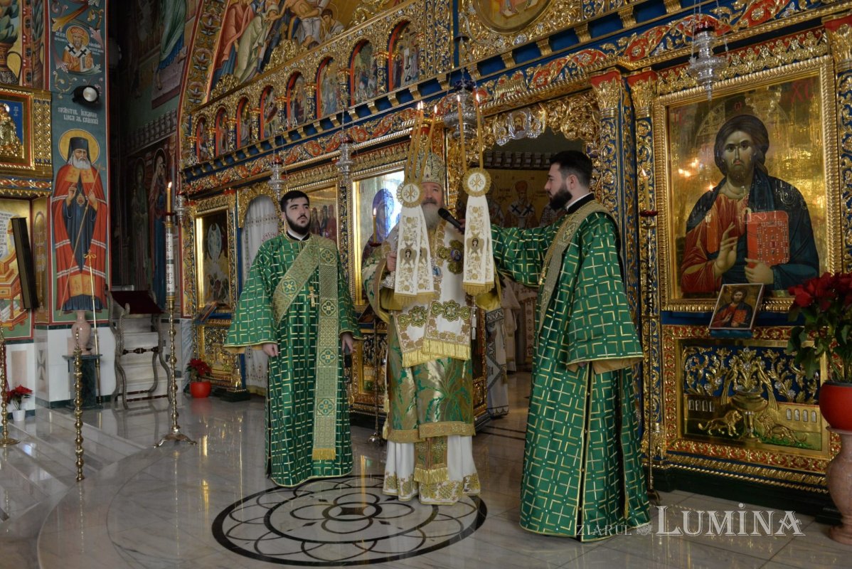 Sfântul Serafim de Sarov cinstit la Mănăstirea Pantocrator 352150