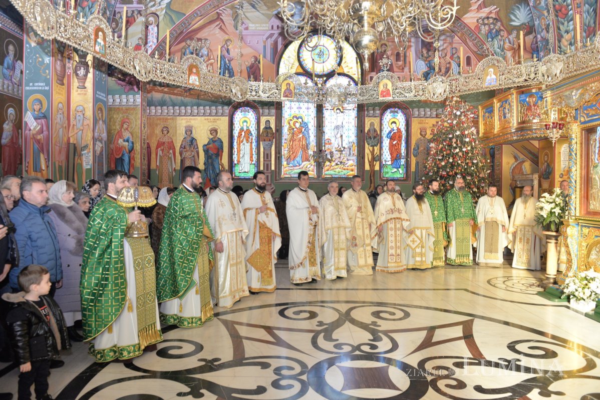 Sfântul Serafim de Sarov cinstit la Mănăstirea Pantocrator 352157