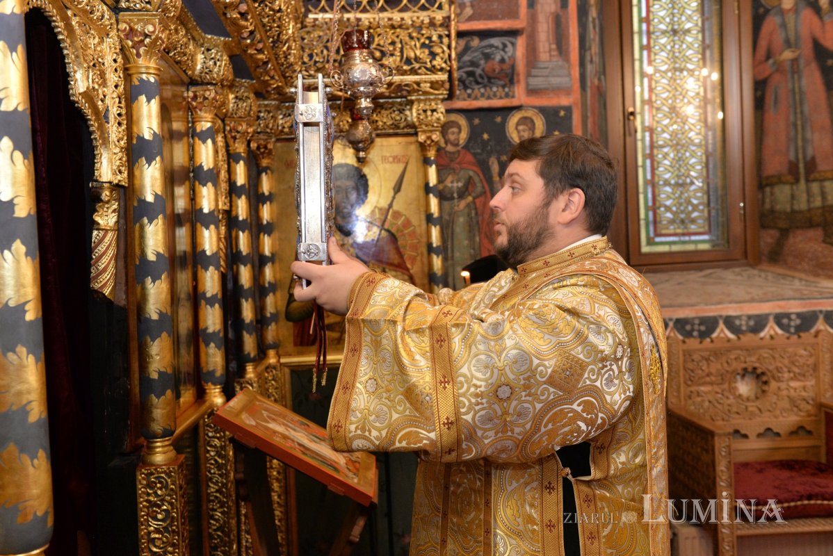 „Botezul creștin, temelia vieții în harul Sfintei Treimi” 352187