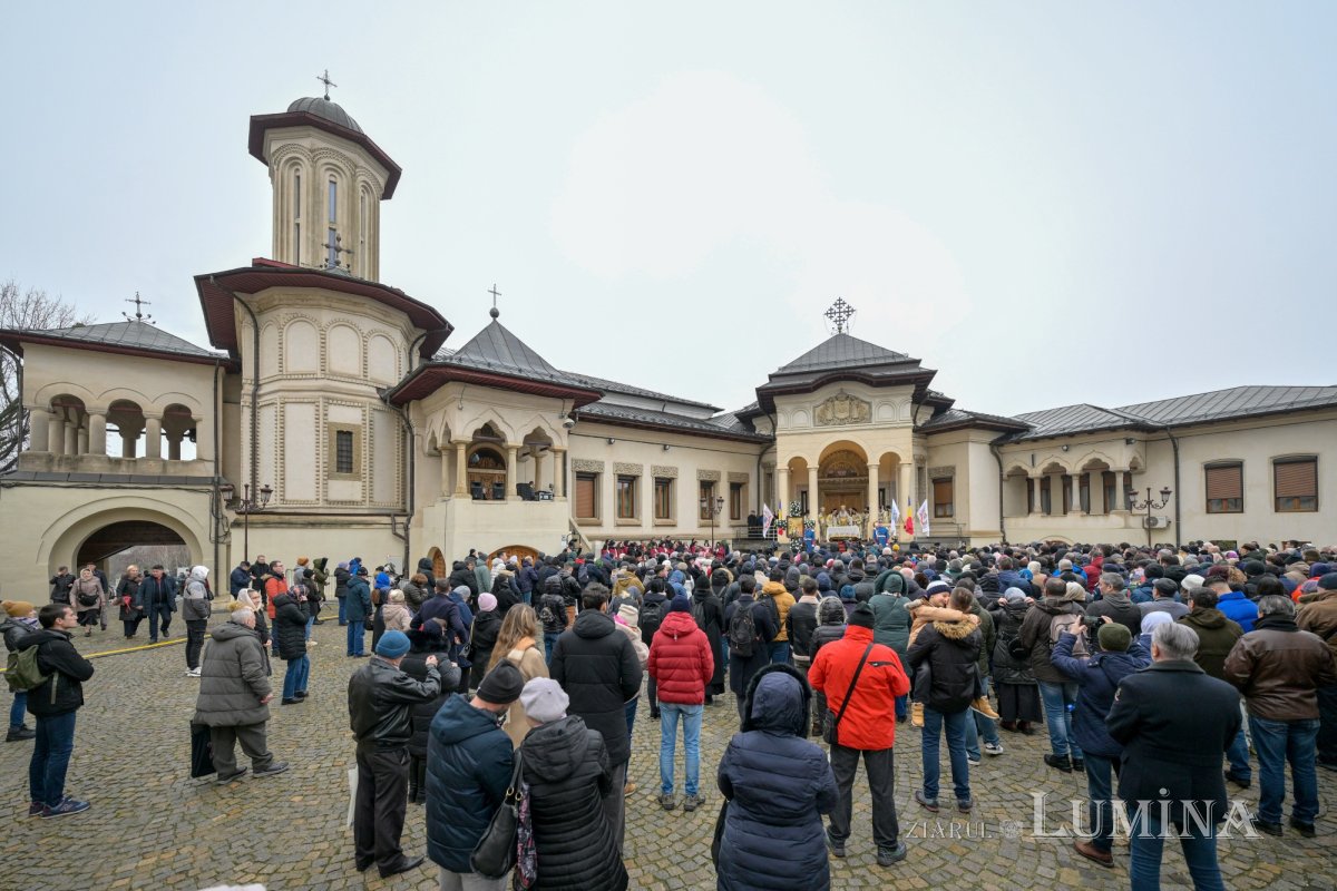 Dumnezeiasca Arătare celebrată pe Colina Bucuriei 352288