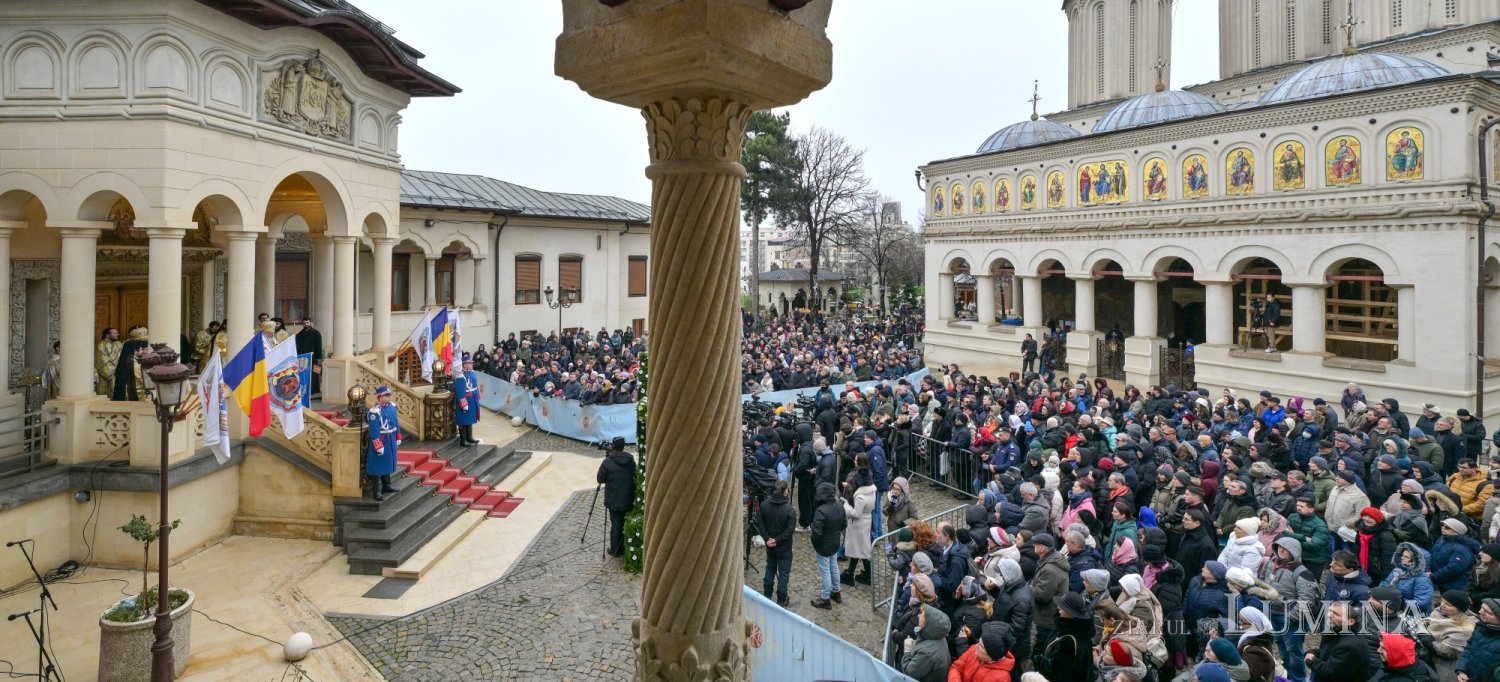 Dumnezeiasca Arătare celebrată pe Colina Bucuriei 352296