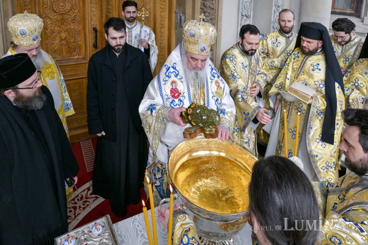 Dumnezeiasca Arătare celebrată pe Colina Bucuriei 352303