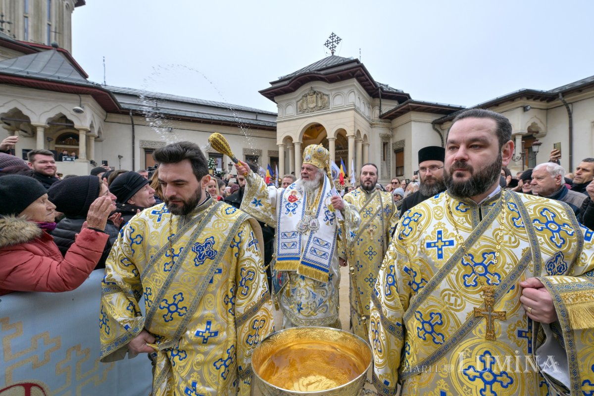Dumnezeiasca Arătare celebrată pe Colina Bucuriei 352310