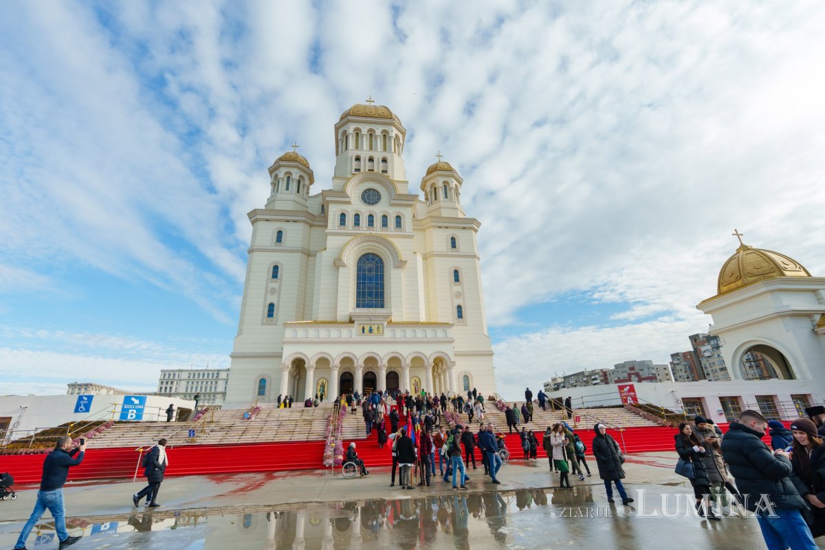 Încheierea programului de vizitare a Catedralei Naționale din București 352433
