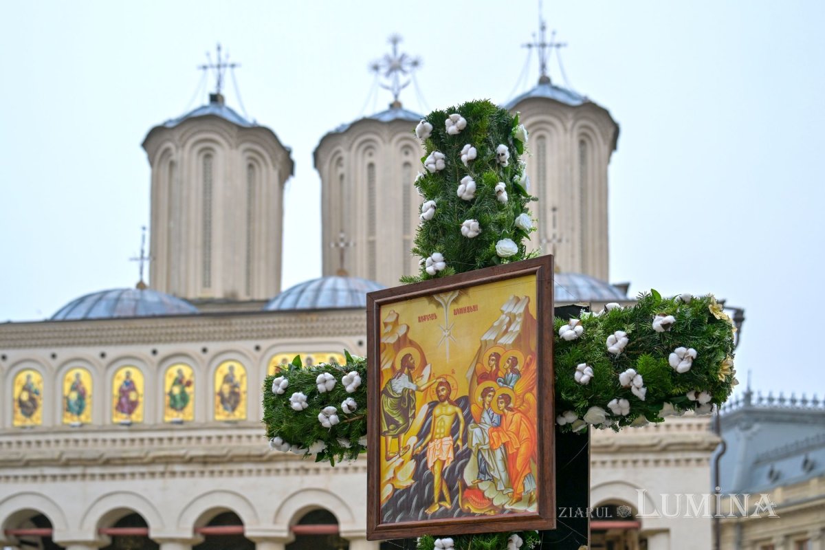 Sclipirile Luminii: Praznicul Botezului Domnului la Catedrala Patriarhală 352468