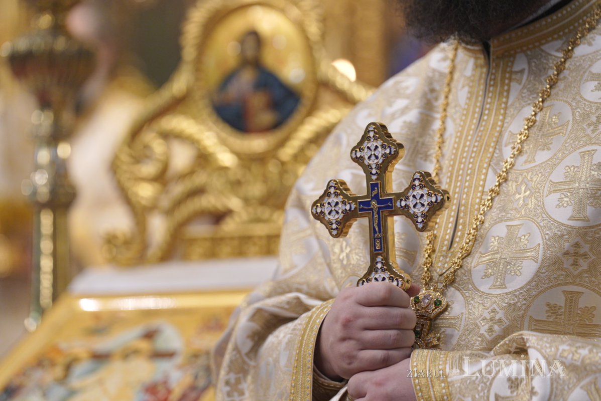 I Timotei 3, 13-16; 4, 1-5 352527