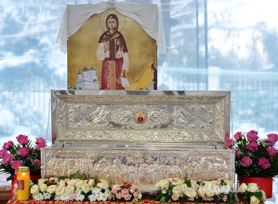 Două sfinte mucenițe cinstite la Parohia „Sfântul Calinic”-Titan 352638