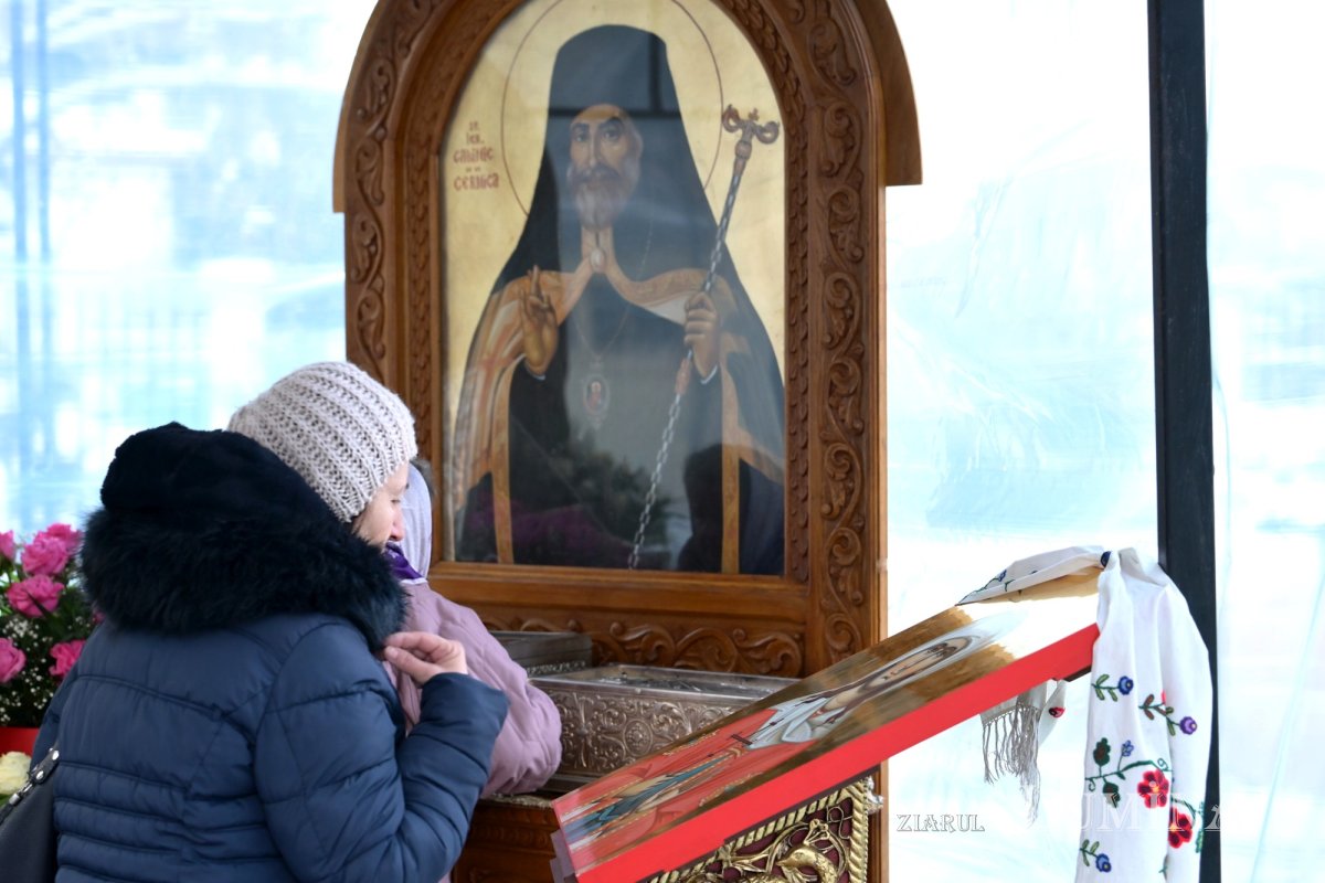 Două sfinte mucenițe cinstite la Parohia „Sfântul Calinic”-Titan 352643