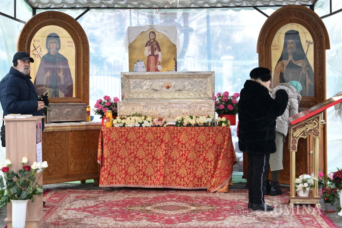 Două sfinte mucenițe cinstite la Parohia „Sfântul Calinic”-Titan 352644