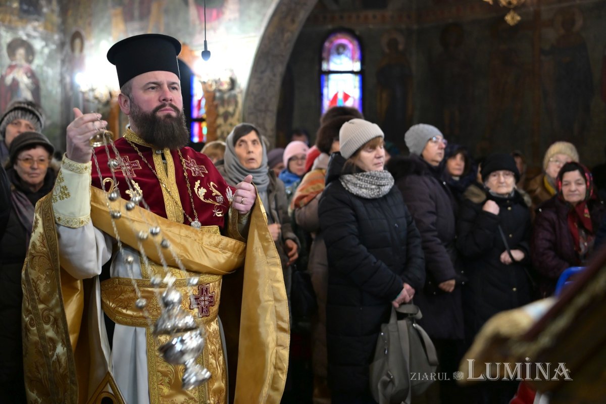 Două sfinte mucenițe cinstite la Parohia „Sfântul Calinic”-Titan 352653