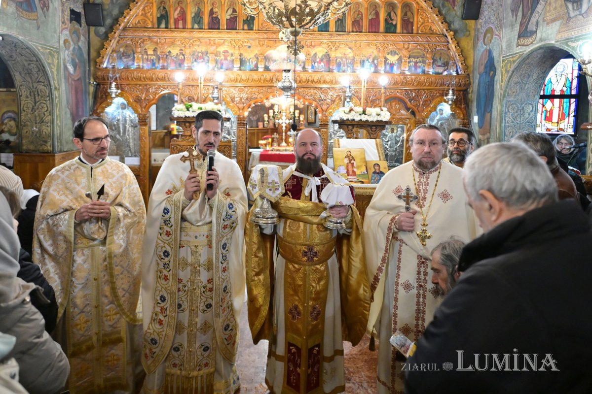 Două sfinte mucenițe cinstite la Parohia „Sfântul Calinic”-Titan 352654