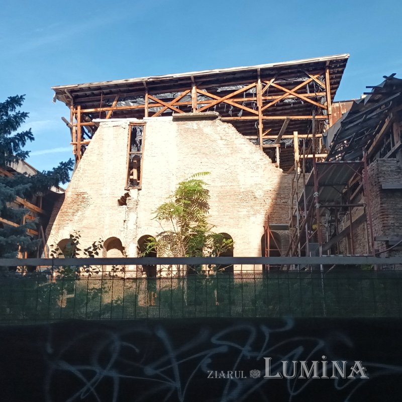 Un palat prea îndepărtat 352544