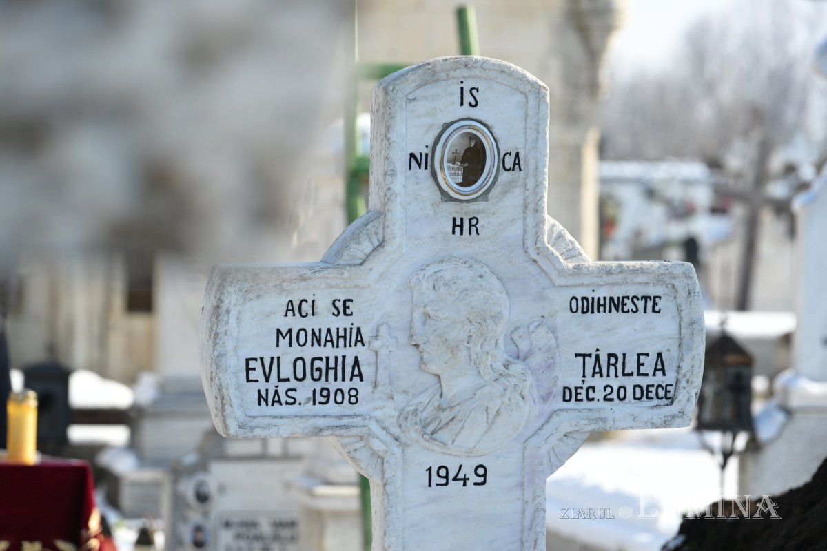 Deshumarea osemintelor Cuvioasei Mucenițe Evloghia de la Samurcășești 352867