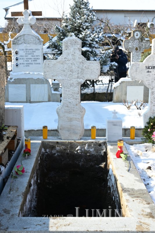 Deshumarea osemintelor Cuvioasei Mucenițe Evloghia de la Samurcășești 352868