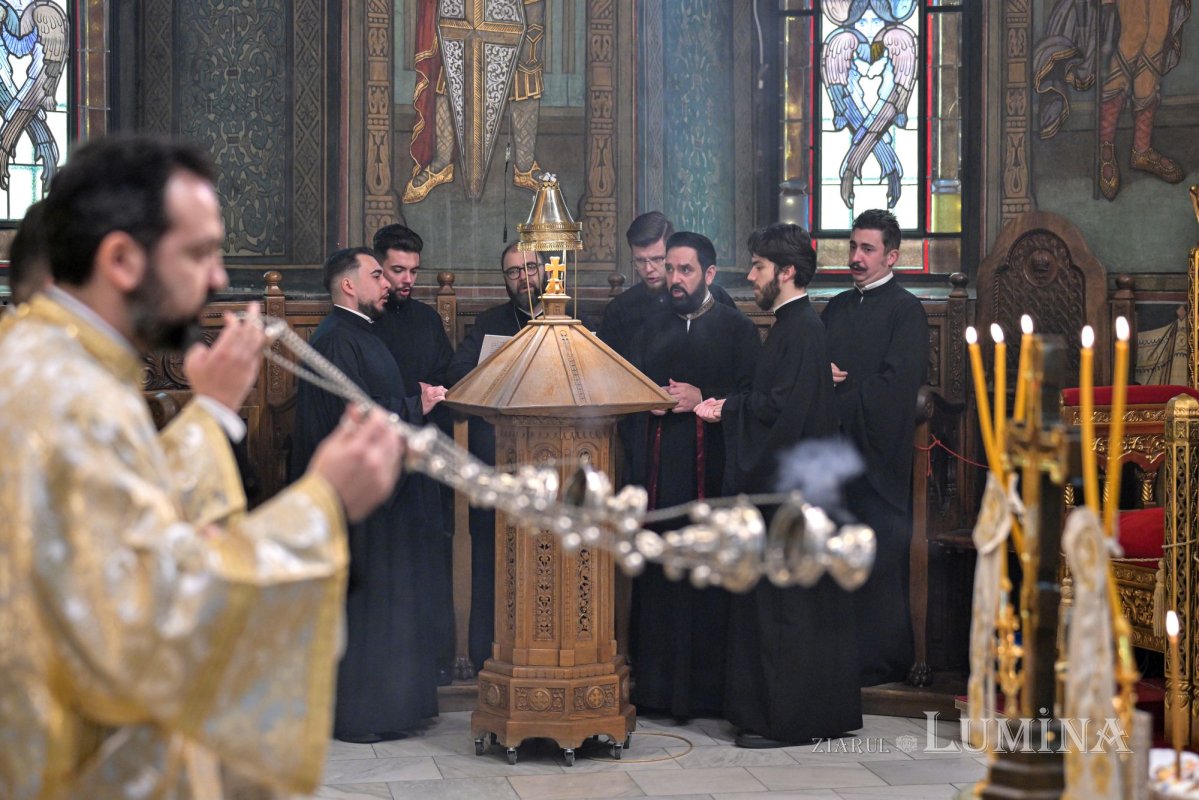 Omagiu la ceas de pomenire pentru Mihai Eminescu 352852